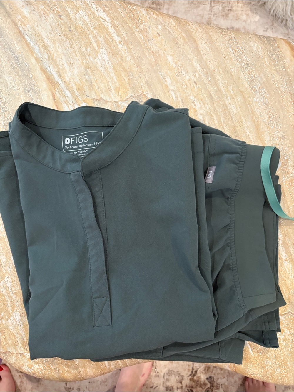 FIGS women’s green scrub set 3xl